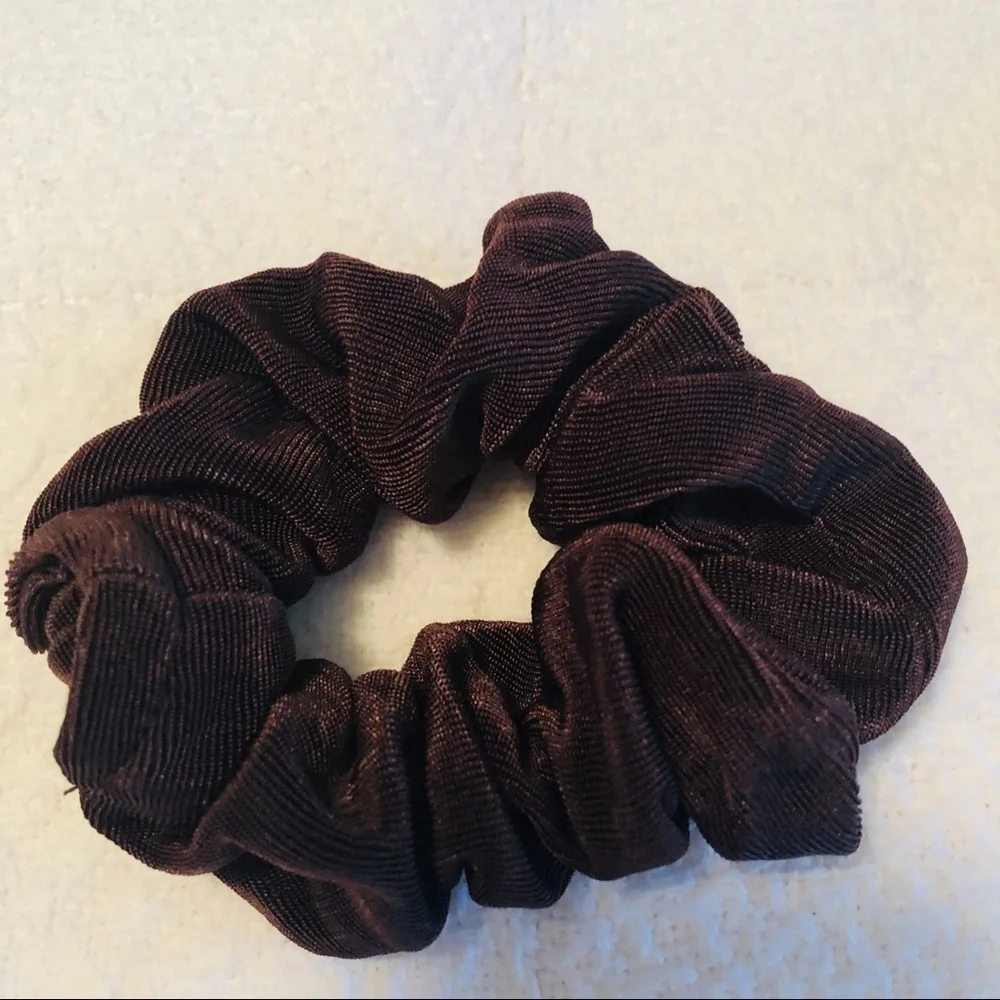 Bundle of Seven Hair Accessories Scrunchies Barrettes Bows Holiday Red Green
